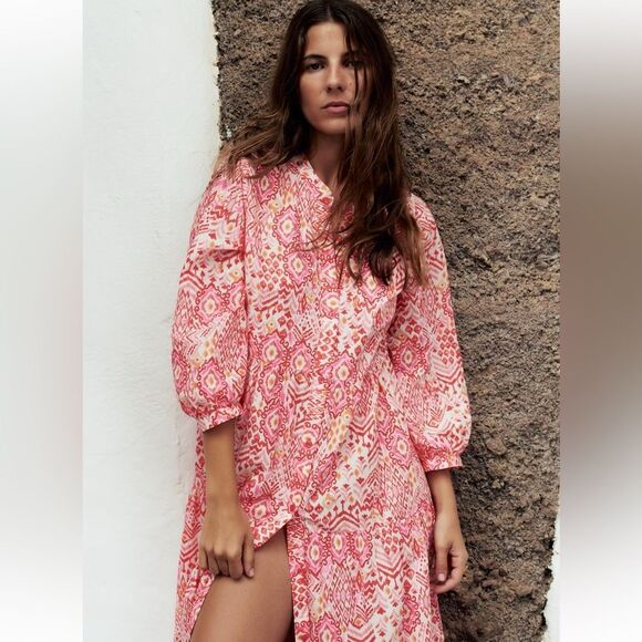 - Zara
PRINTED TIERED DRESS - Picture 4 of 9